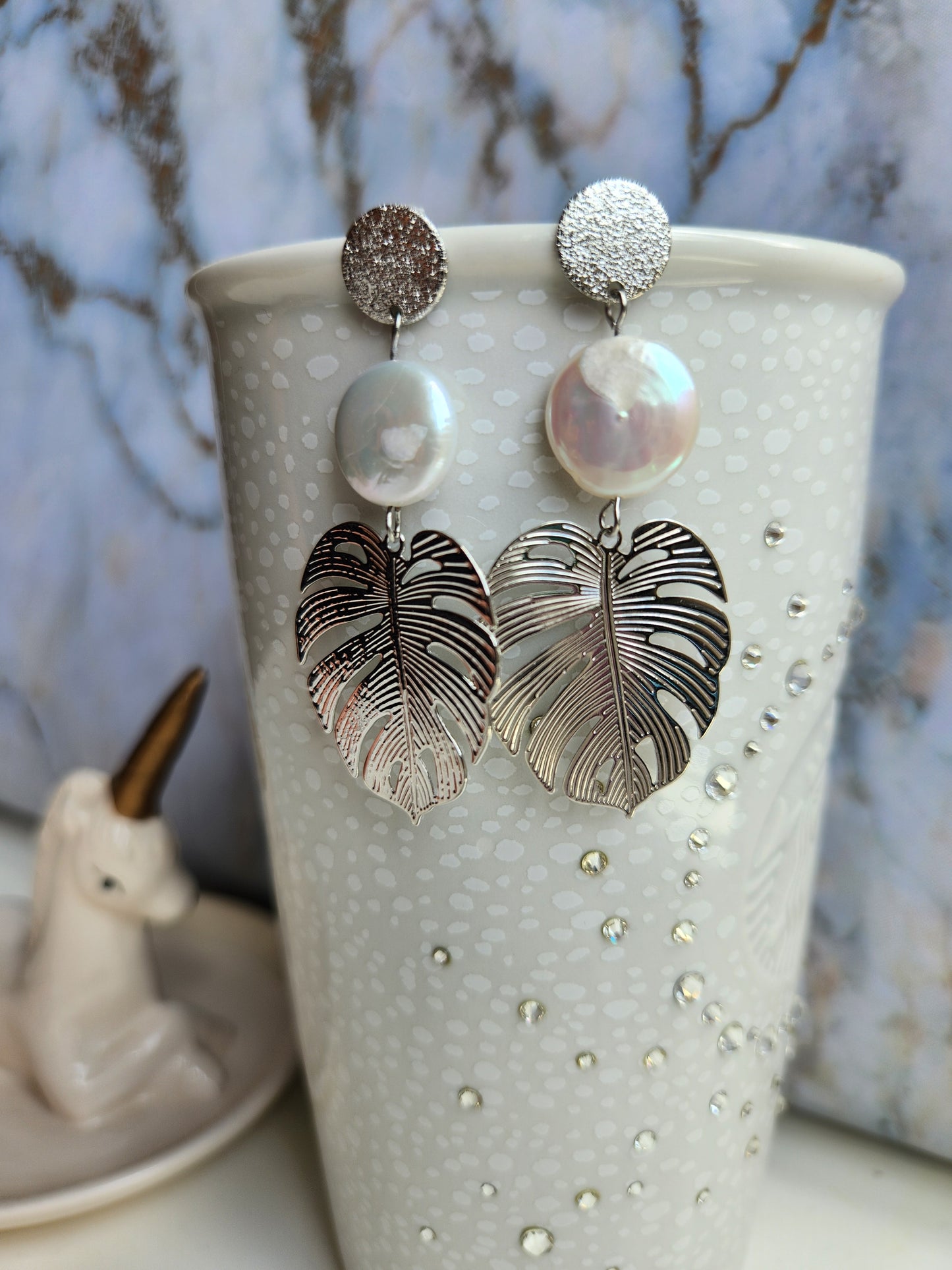 Girl with Silver Monstera Leaf Pearl Earrings