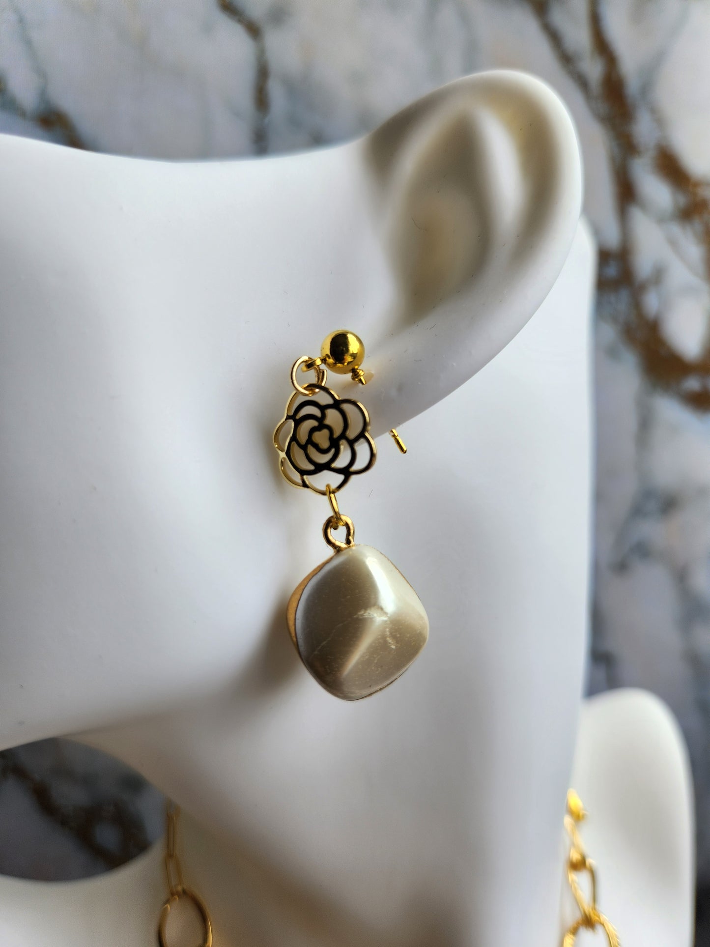 Love, Camellia Cuboid Pearl Earrings