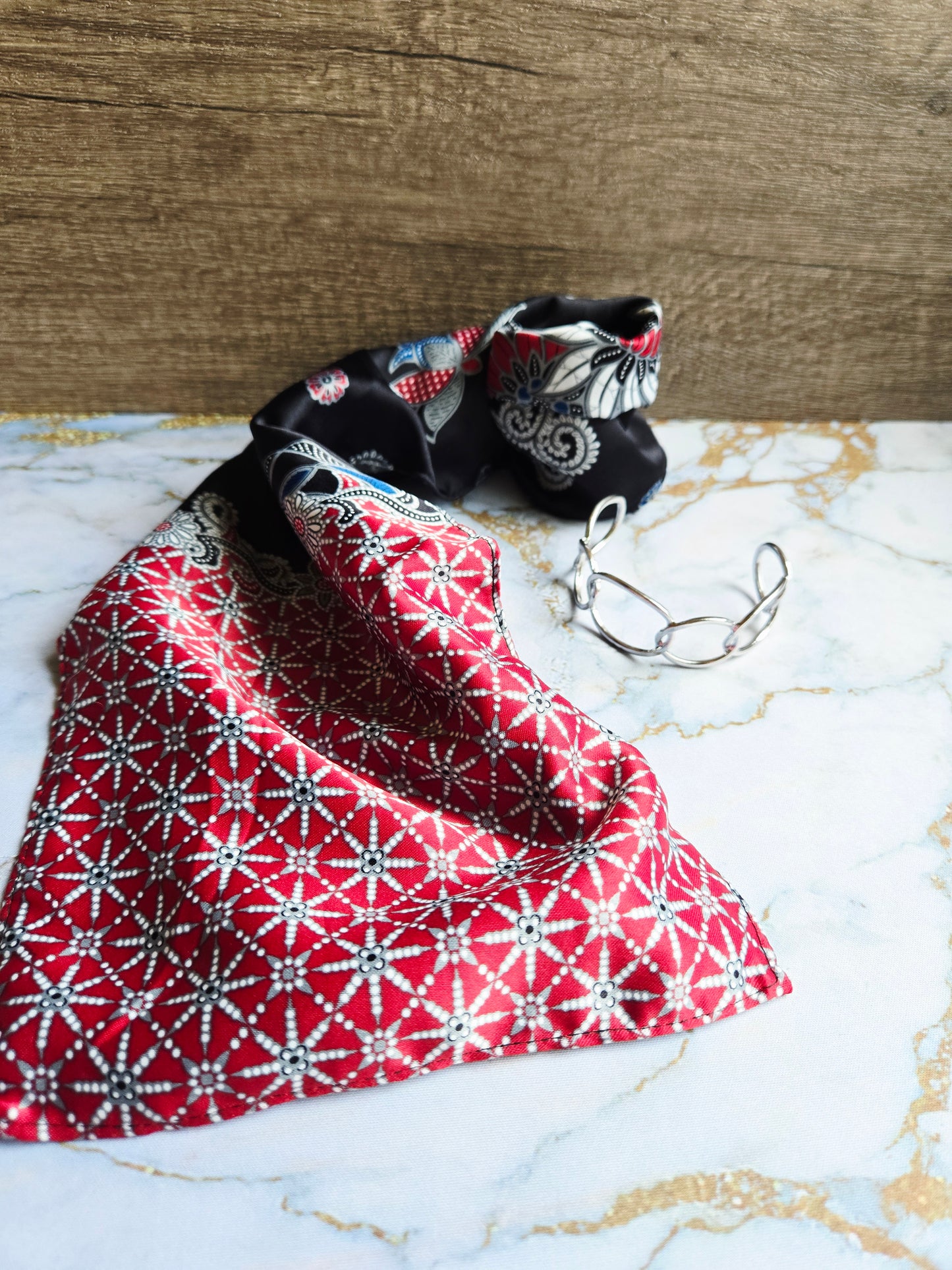 Anak Batik Black & Red Scarf Bangle
