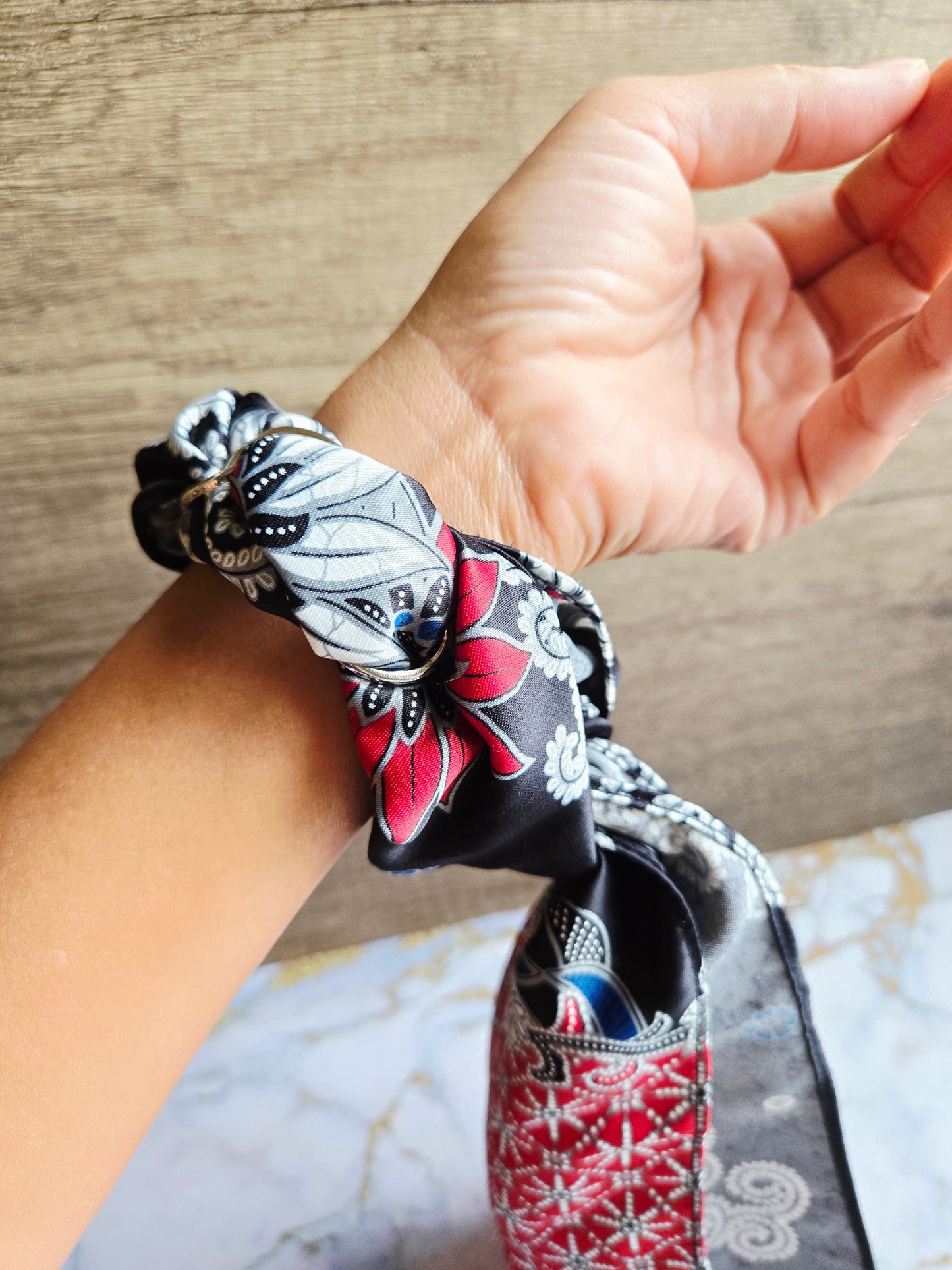 Anak Batik Black & Red Scarf Bangle
