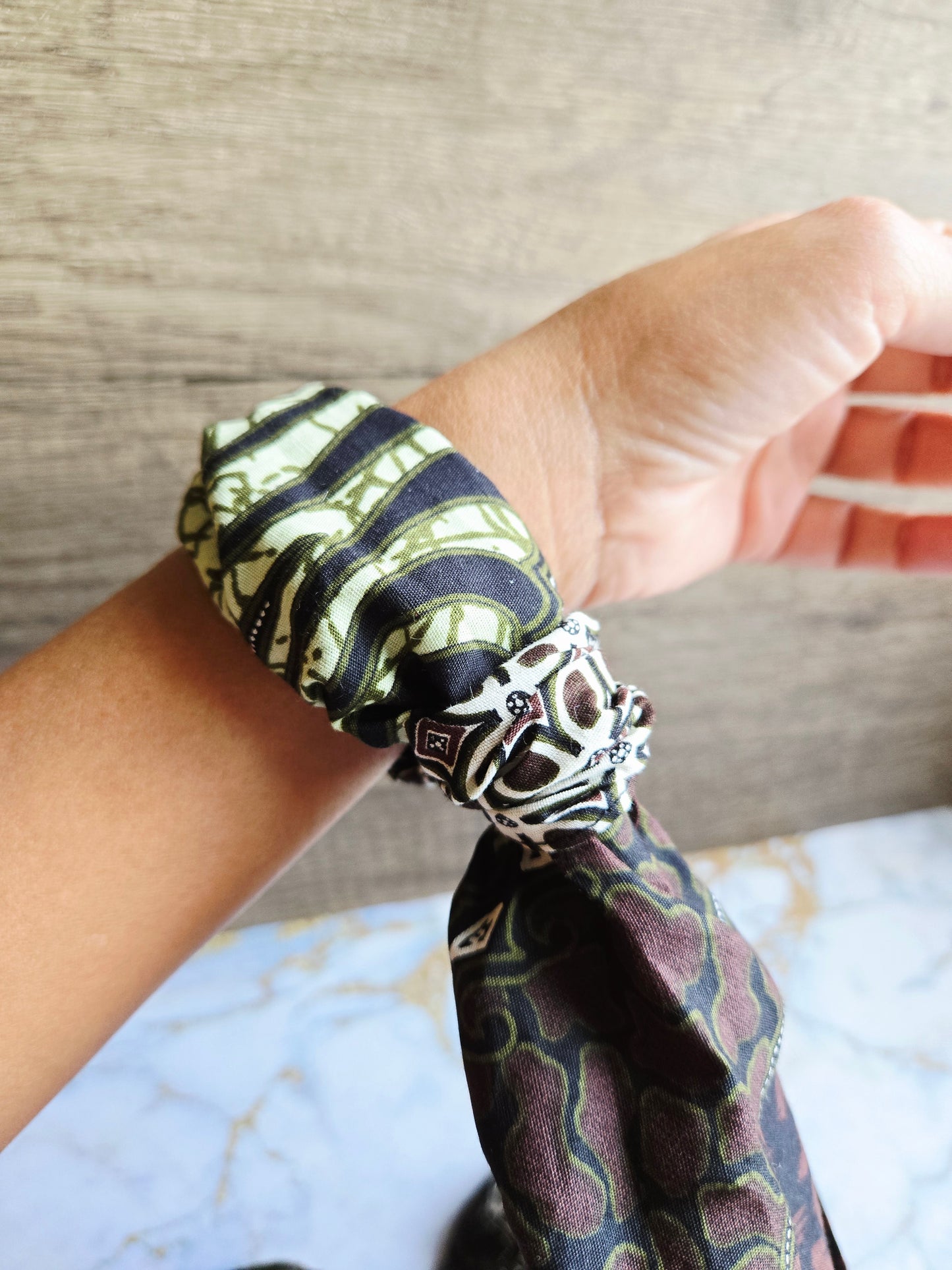 Anak Batik Black Scarf Bangle