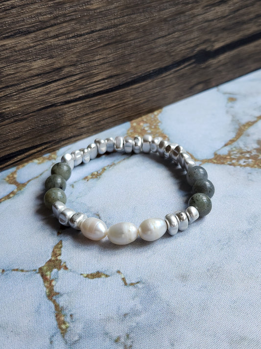 Green Moonstone and White Pearl Bracelet