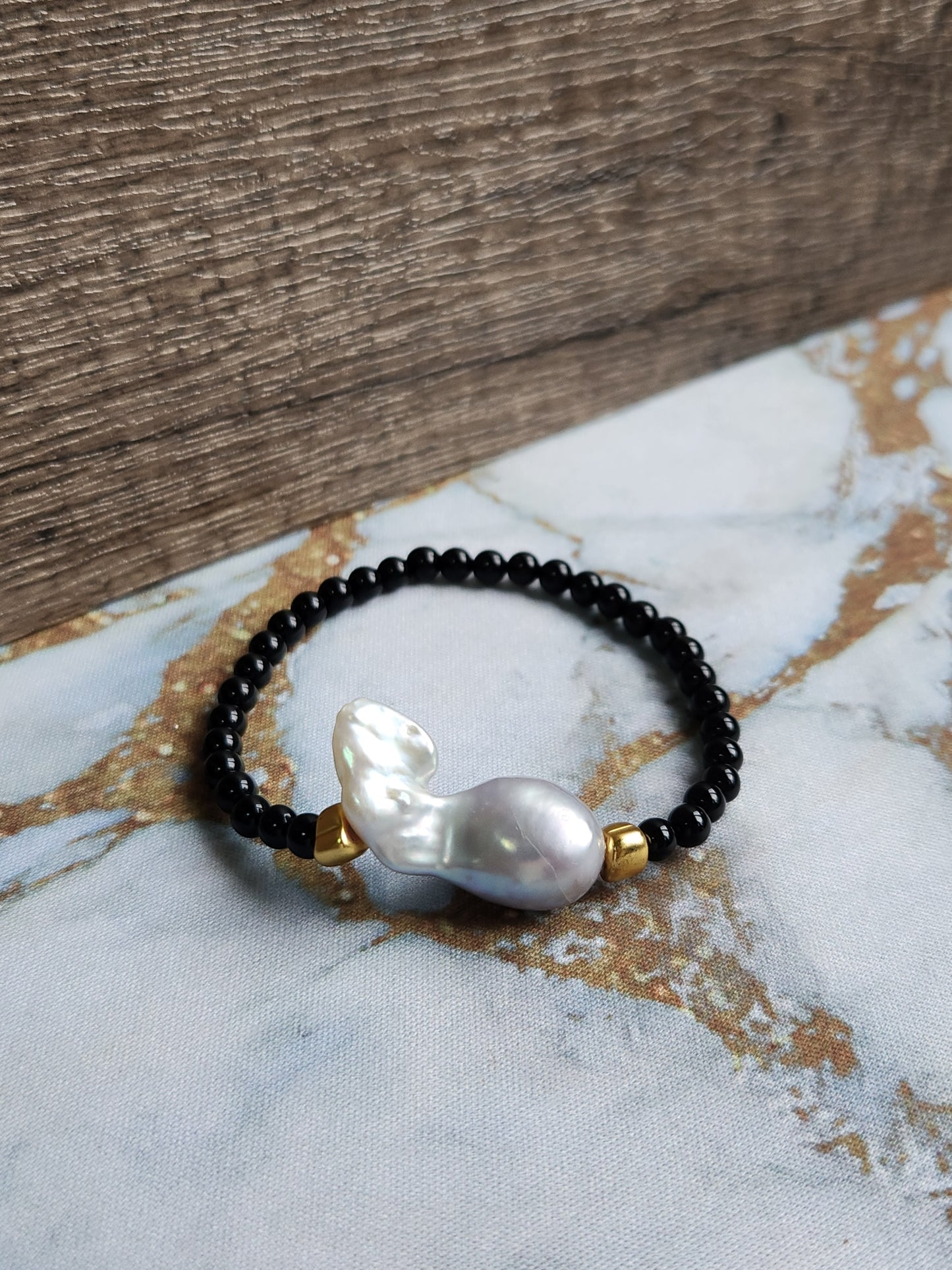 Onyx Baroque Pearl Bracelet