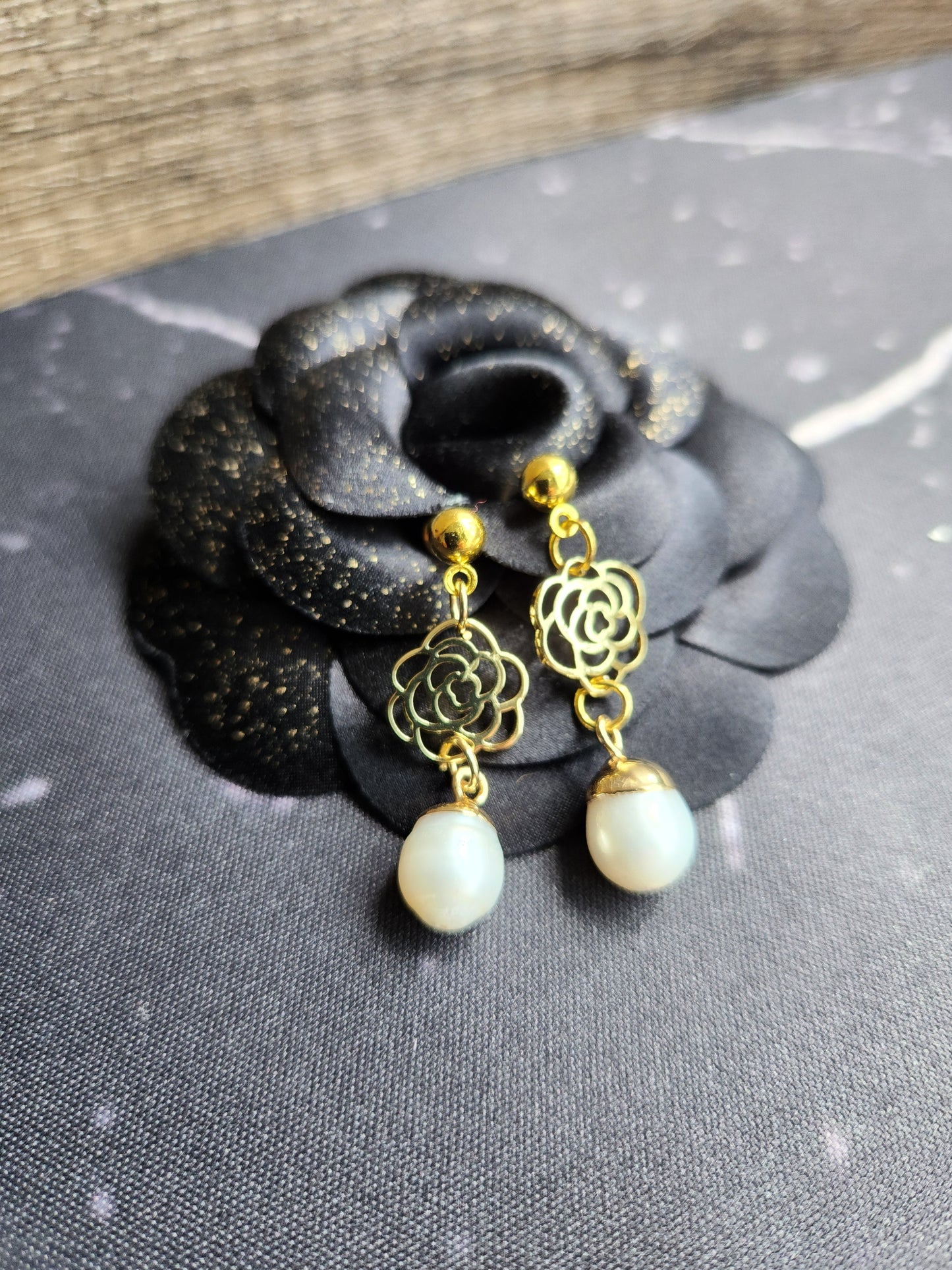 Love, Camellia Oval Pearl Earrings